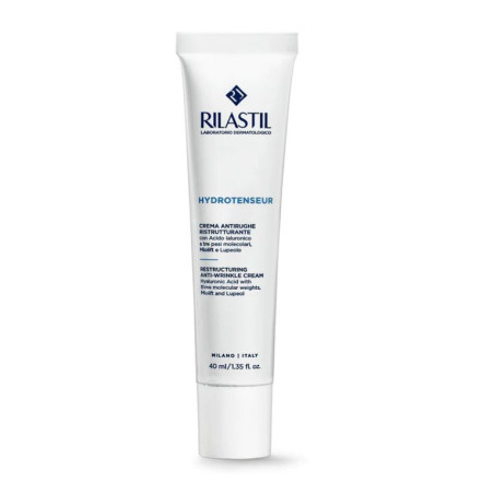 Tubo da 40 ml di Rilastil crema antirughe ristrutturante